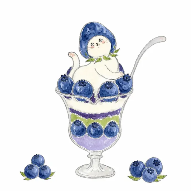 猫咪坐进水果芭菲杯